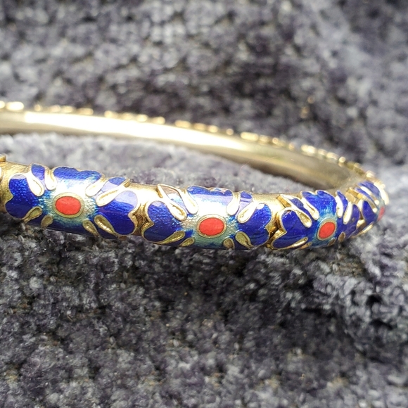 Vintage decorative enamel w/ gold tone bangle - Picture 8 of 12